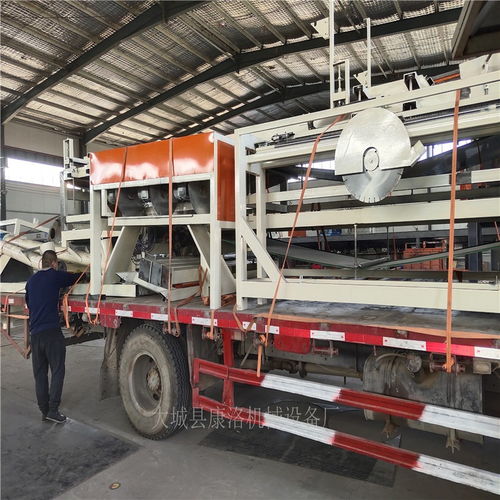 巖棉復合板設備與雙麻面復合設備憎水性紙板復合生產線解析